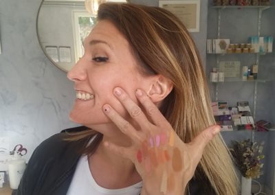 Claire, stagiaire en maquillage permanent motivée !
