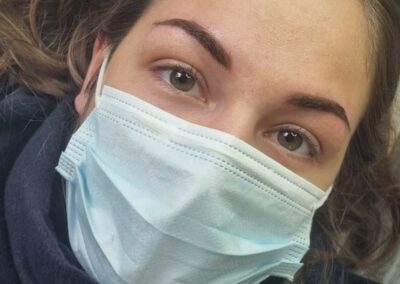 Sourcils poudrés en maquillage permanent par Annabelle