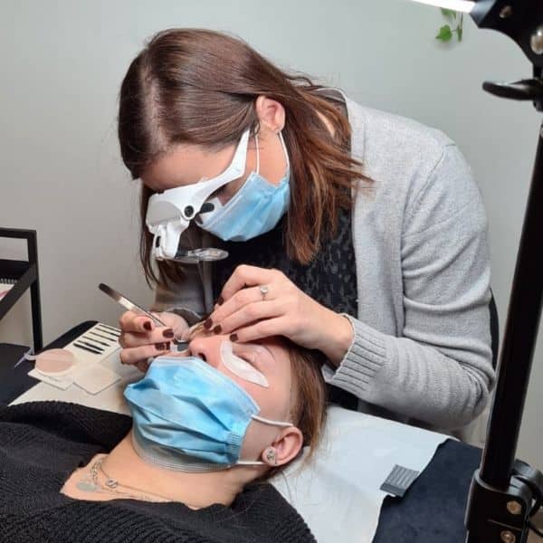 Pose d'extensions de cils